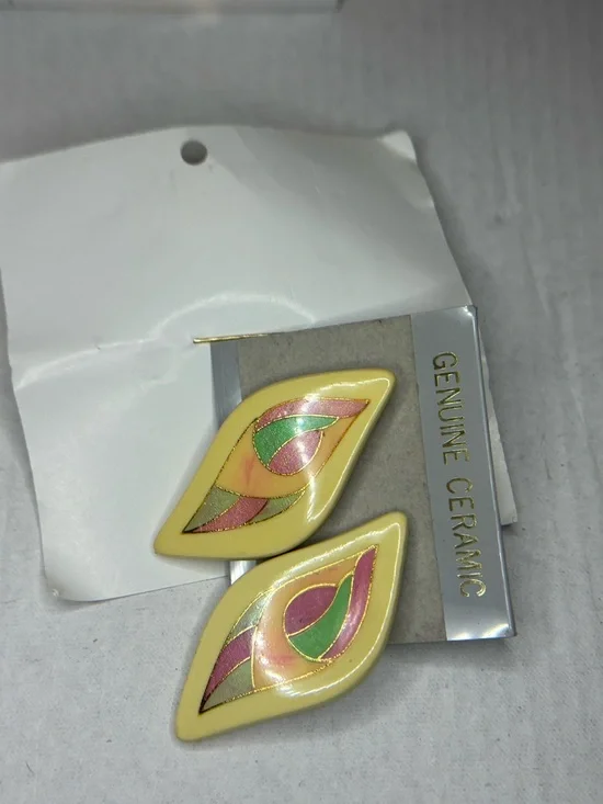 Vintage Pastel Pin and Earrings - Picture 4 of 6